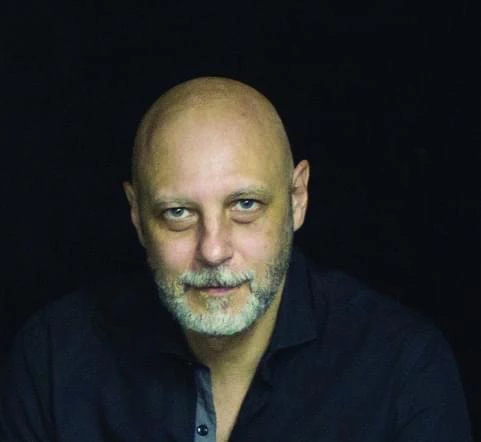 Foto de Ricardo Behrens, director de la Liga Profesional de Improvisación